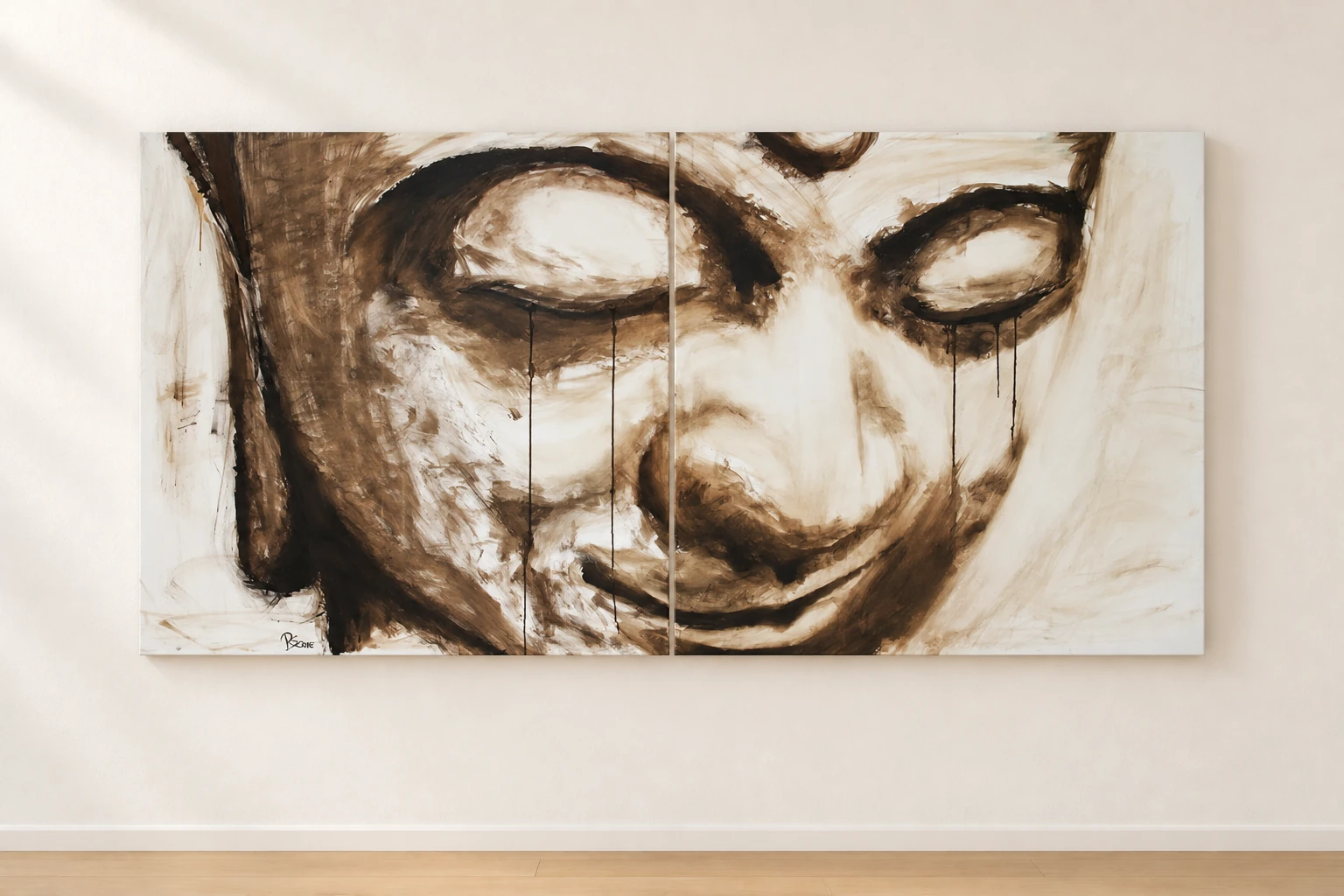 Dvoudílná malba Buddha na světlé galerijní stěně.